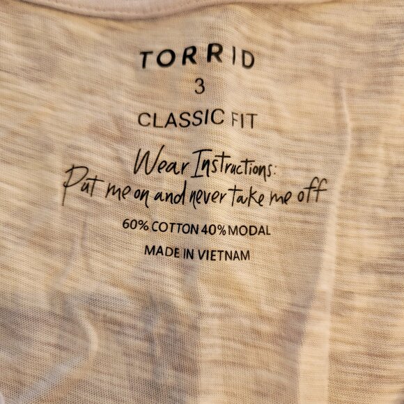 Torrid Classic Fit Pale Gray/Purple Camo Print Short Sleeve T Shirt - Picture 6 of 6